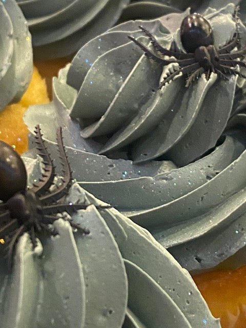 Sparkly Spiders Vanilla Cupcakes